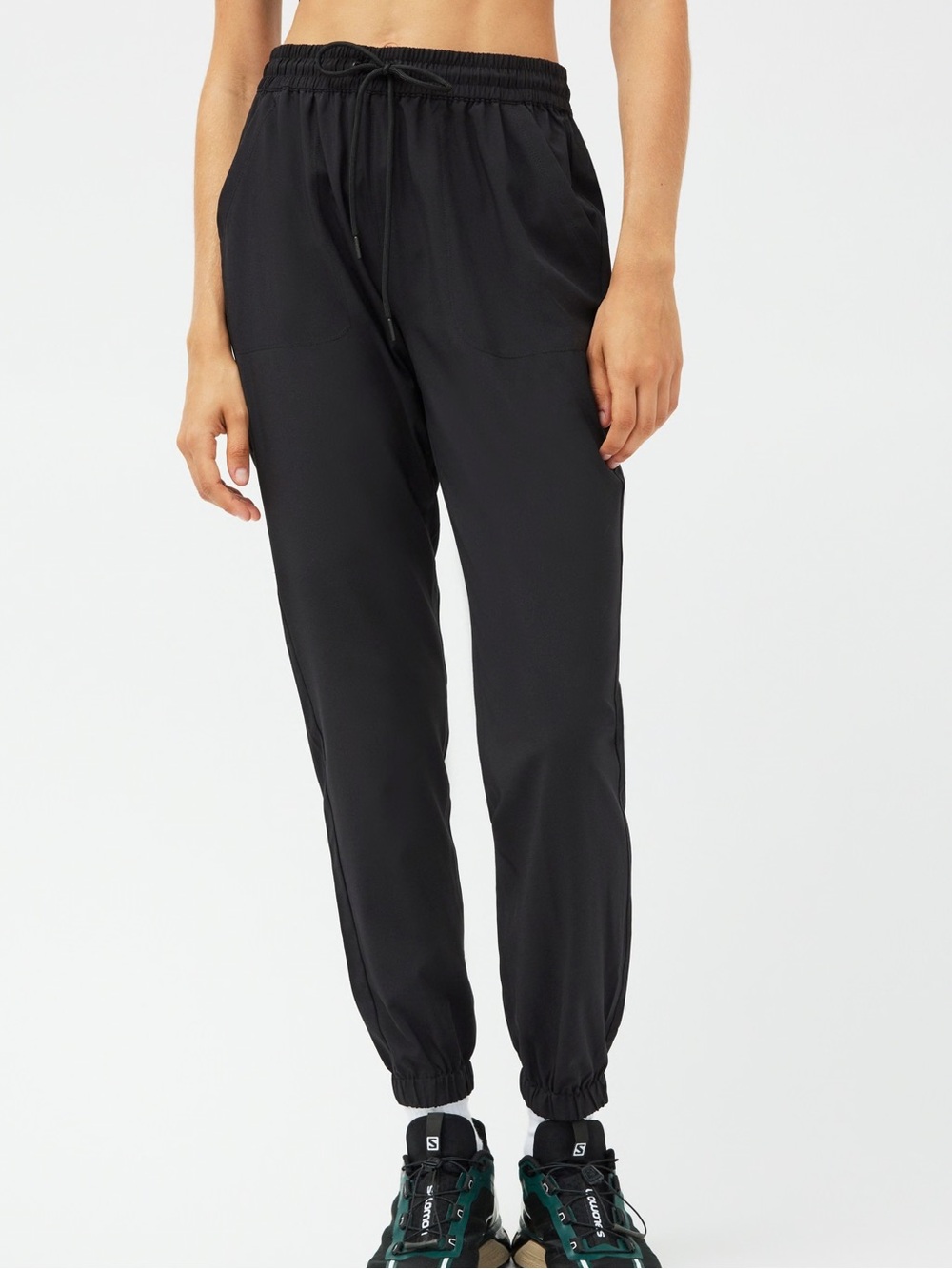 Aritzia Tna black speed jogger pants size Large